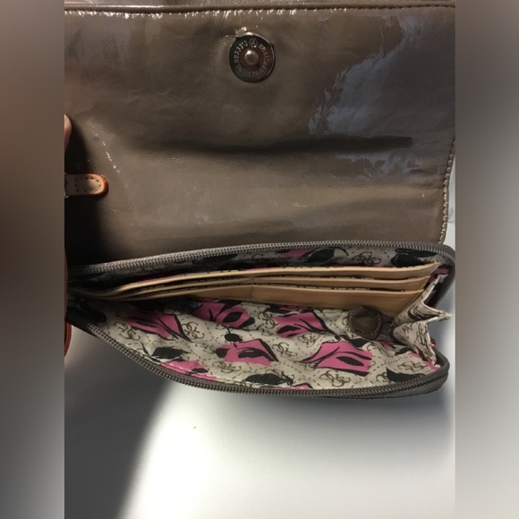 Guess Purse and Wallet - GUC - See Pics For Details - Picture 6 of 6